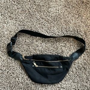 Black Fanny pack